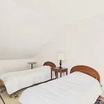 Hébergement de vacances Maison Pour 10 Avec Jardin, 300 M De La