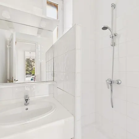 à 300 M, Maison Pour 7 Avec Jardin