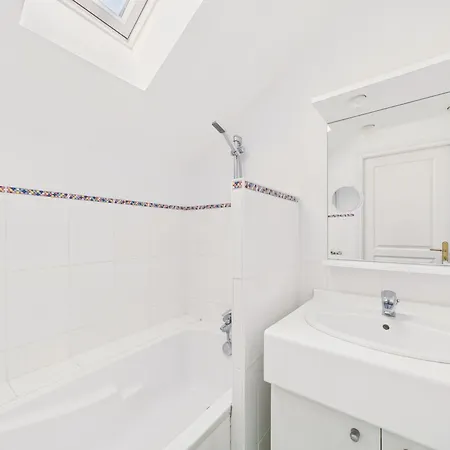 Casa vacanze à 300 M, Maison Pour 7 Avec Jardin